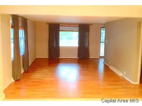 2428 S 4th St, Springfield, IL 62703 photo 2