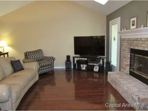 2525 Chapel Hl, Springfield, IL 62702 photo 5