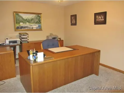 2525 Chapel Hl, Springfield, IL 62702 photo 11