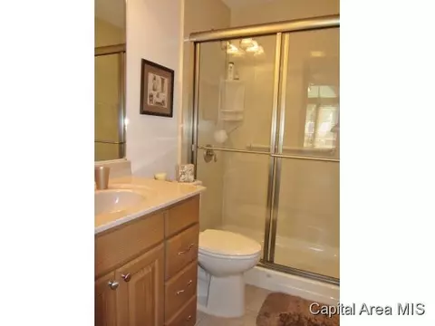 2525 Chapel Hl, Springfield, IL 62702 photo 4
