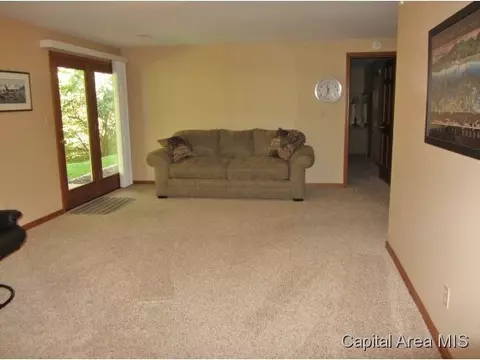 2525 Chapel Hl, Springfield, IL 62702 photo 9