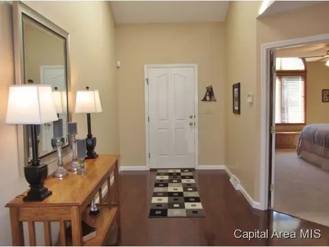 2525 Chapel Hl, Springfield, IL 62702 photo 2