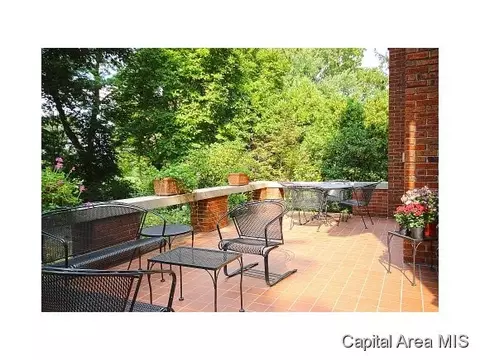 1620 Illini Rd, Springfield, IL 62704 photo 2