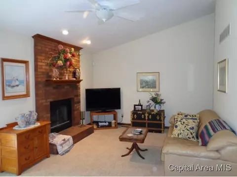 18 Holliday, Springfield, IL 62702 photo 11