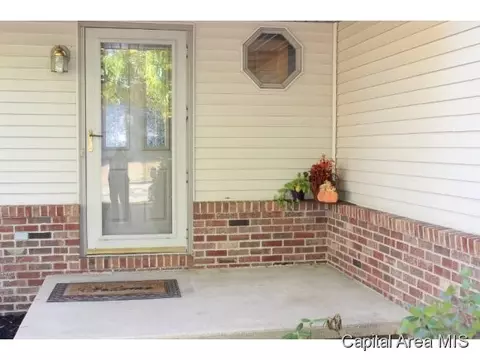 1412 Burning Bush Ct, Springfield, IL 62712 photo 3