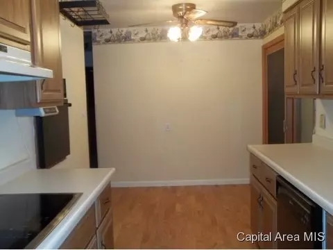2720 Queensway, Springfield, IL 62703 photo 2