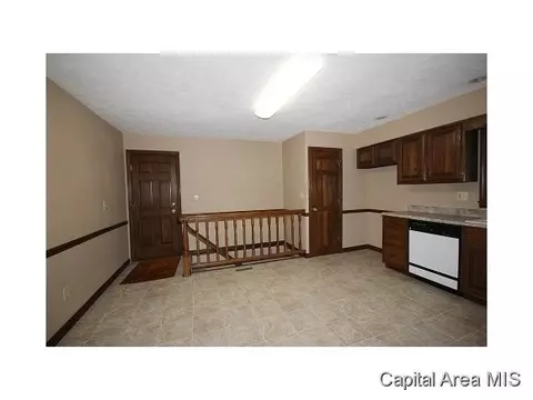 2306 Montclair, Springfield, IL 62704 photo 6