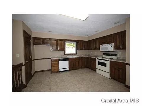 2306 Montclair, Springfield, IL 62704 photo 4