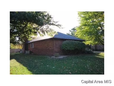 2306 Montclair, Springfield, IL 62704 photo 3