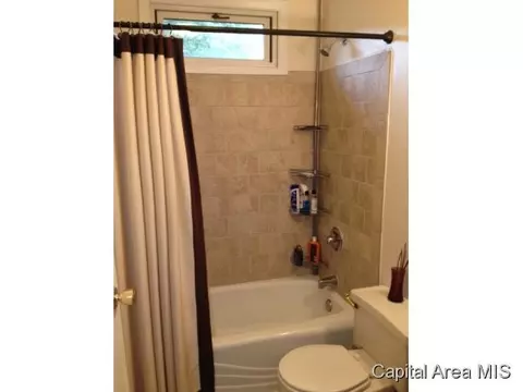 2421 E Griffith, Springfield, IL 62702 photo 4