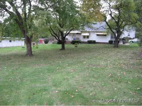 709 E Madison St, Riverton, IL 62561 photo 17