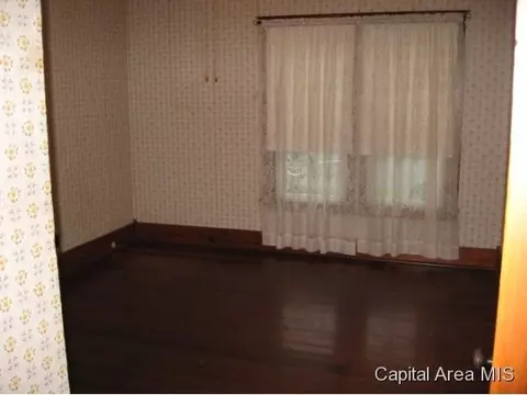 709 E Madison St, Riverton, IL 62561 photo 11