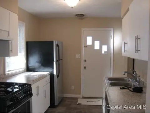 2060 N 21st St, Springfield, IL 62712 photo 2