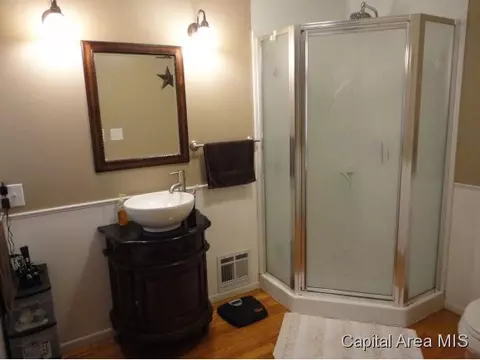 137 S State St, Greenview, IL 62642 photo 7