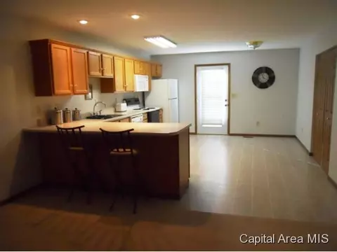 1905 Plover, Springfield, IL 62711 photo 3