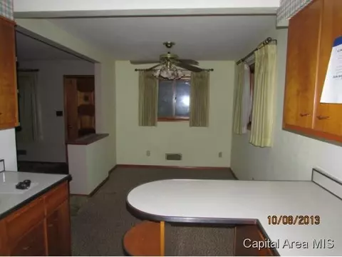 81 Glen Aire Dr, Springfield, IL 62703 photo 4