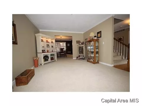 620 Tecumseh Trl, Springfield, IL 62711 photo 2