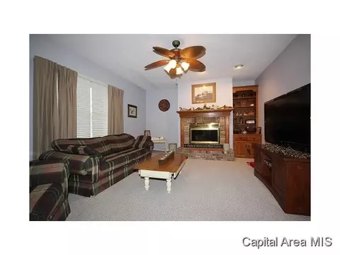 620 Tecumseh Trl, Springfield, IL 62711 photo 5