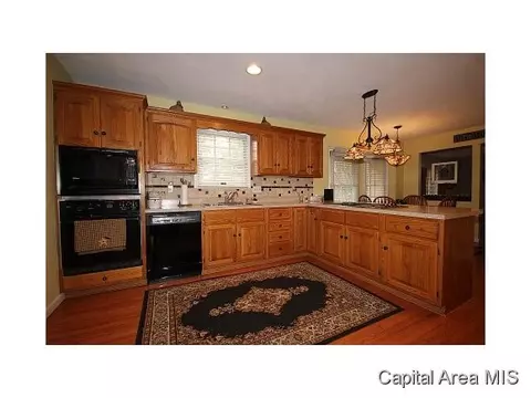 620 Tecumseh Trl, Springfield, IL 62711 photo 10