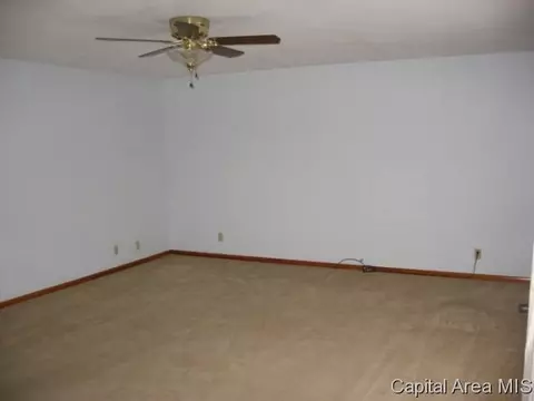 2 Providence Ln, Springfield, IL 62711 photo 2