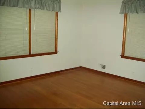 2435 S 15th St, Springfield, IL 62703 photo 2