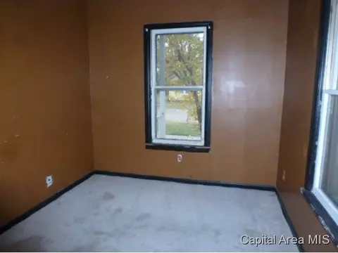 1719 E Clay St, Springfield, IL 62703 photo 4