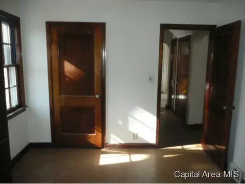 1400 Mossman Ave, Springfield, IL 62702 photo 8