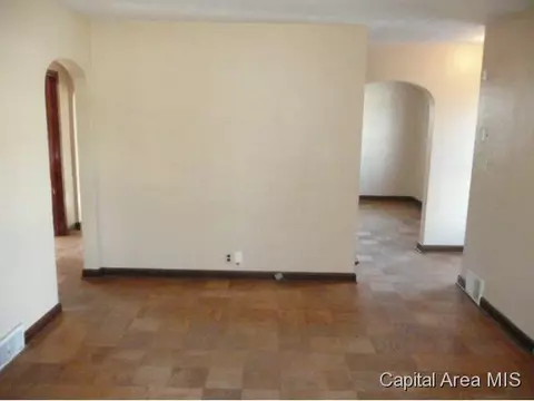 1400 Mossman Ave, Springfield, IL 62702 photo 4