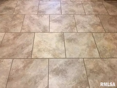 2428 Lindbergh Blvd, Springfield, IL 62704 photo 4