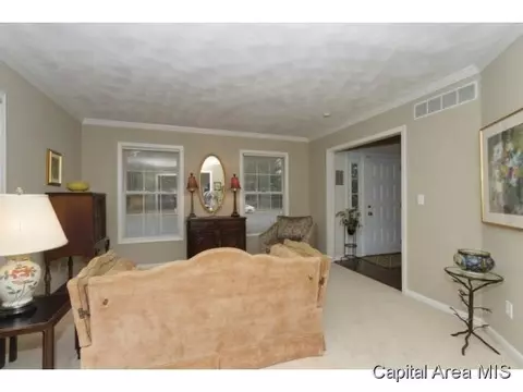 1520 Weston Pointe Dr, Springfield, IL 62704 photo 2