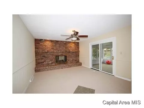 3154 Elmhurst Dr, Springfield, IL 62704 photo 2