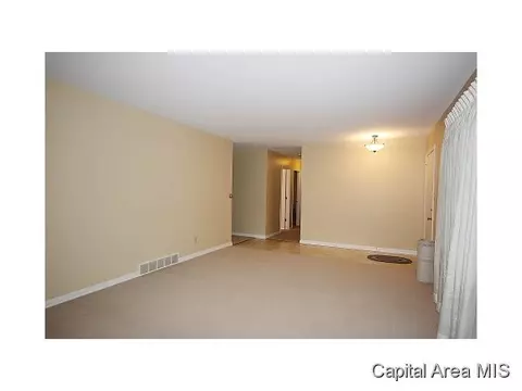 3154 Elmhurst Dr, Springfield, IL 62704 photo 9