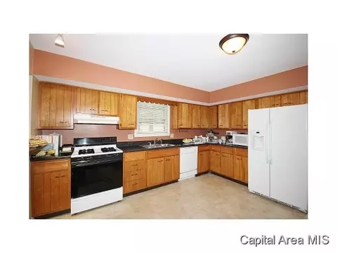 3154 Elmhurst Dr, Springfield, IL 62704 photo 4