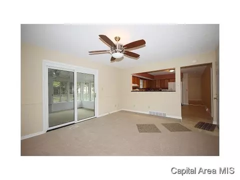 3154 Elmhurst Dr, Springfield, IL 62704 photo 3