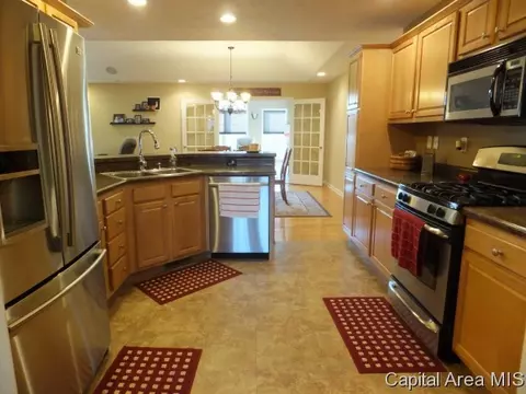 605 S Oak Grove Dr, Athens, IL 62613 photo 10