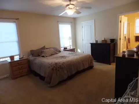 605 S Oak Grove Dr, Athens, IL 62613 photo 7
