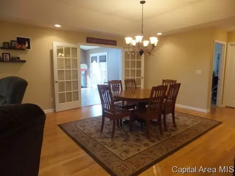 605 S Oak Grove Dr, Athens, IL 62613 photo 5