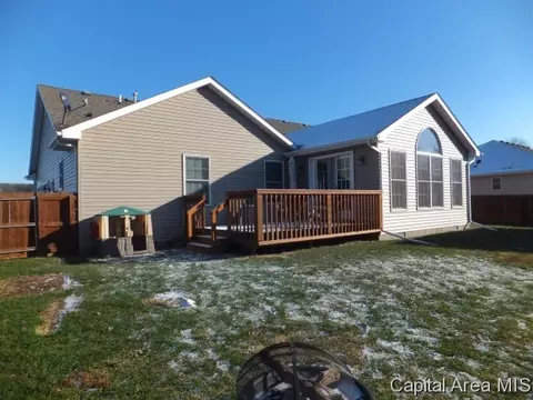 605 S Oak Grove Dr, Athens, IL 62613 photo 2