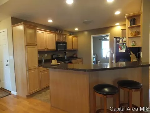 605 S Oak Grove Dr, Athens, IL 62613 photo 11