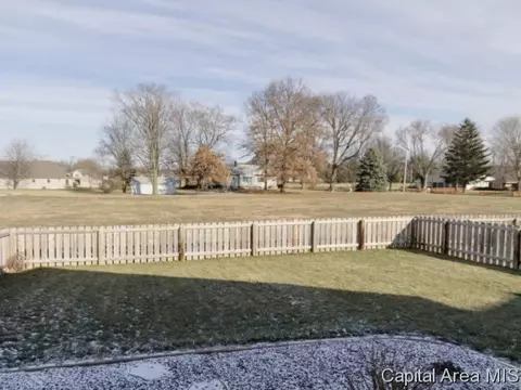 3205 Mackinaw Ln, Springfield, IL 62711 photo 2