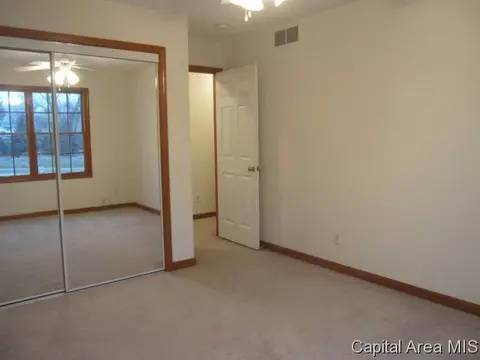 2461 Glencoe St, Springfield, IL 62704 photo 9