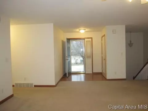 2461 Glencoe St, Springfield, IL 62704 photo 2