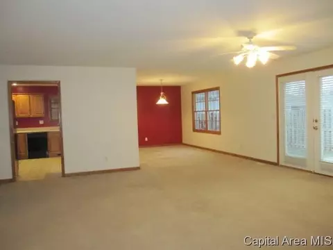 2461 Glencoe St, Springfield, IL 62704 photo 4