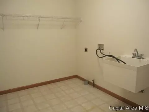 2461 Glencoe St, Springfield, IL 62704 photo 7