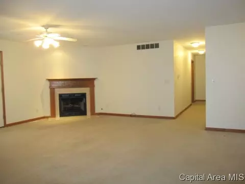 2461 Glencoe St, Springfield, IL 62704 photo 8