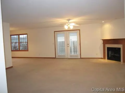 2461 Glencoe St, Springfield, IL 62704 photo 3