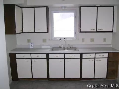 2334 S 8th St, Springfield, IL 62703 photo 4