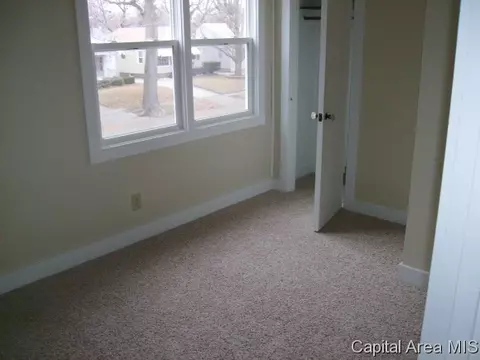 2334 S 8th St, Springfield, IL 62703 photo 5