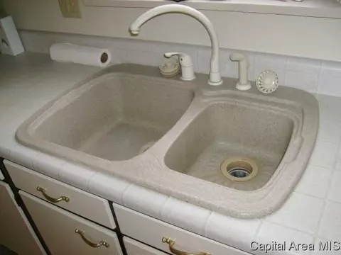 2334 S 8th St, Springfield, IL 62703 photo 14