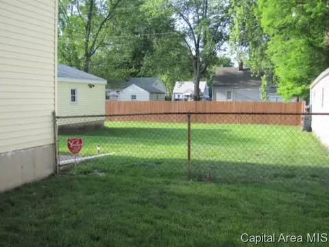 2000 Lee St, Springfield, IL 62703 photo 9